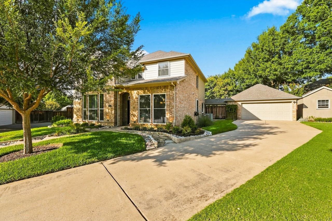 8809 Hedge Row Ct - Photo 3 of 39