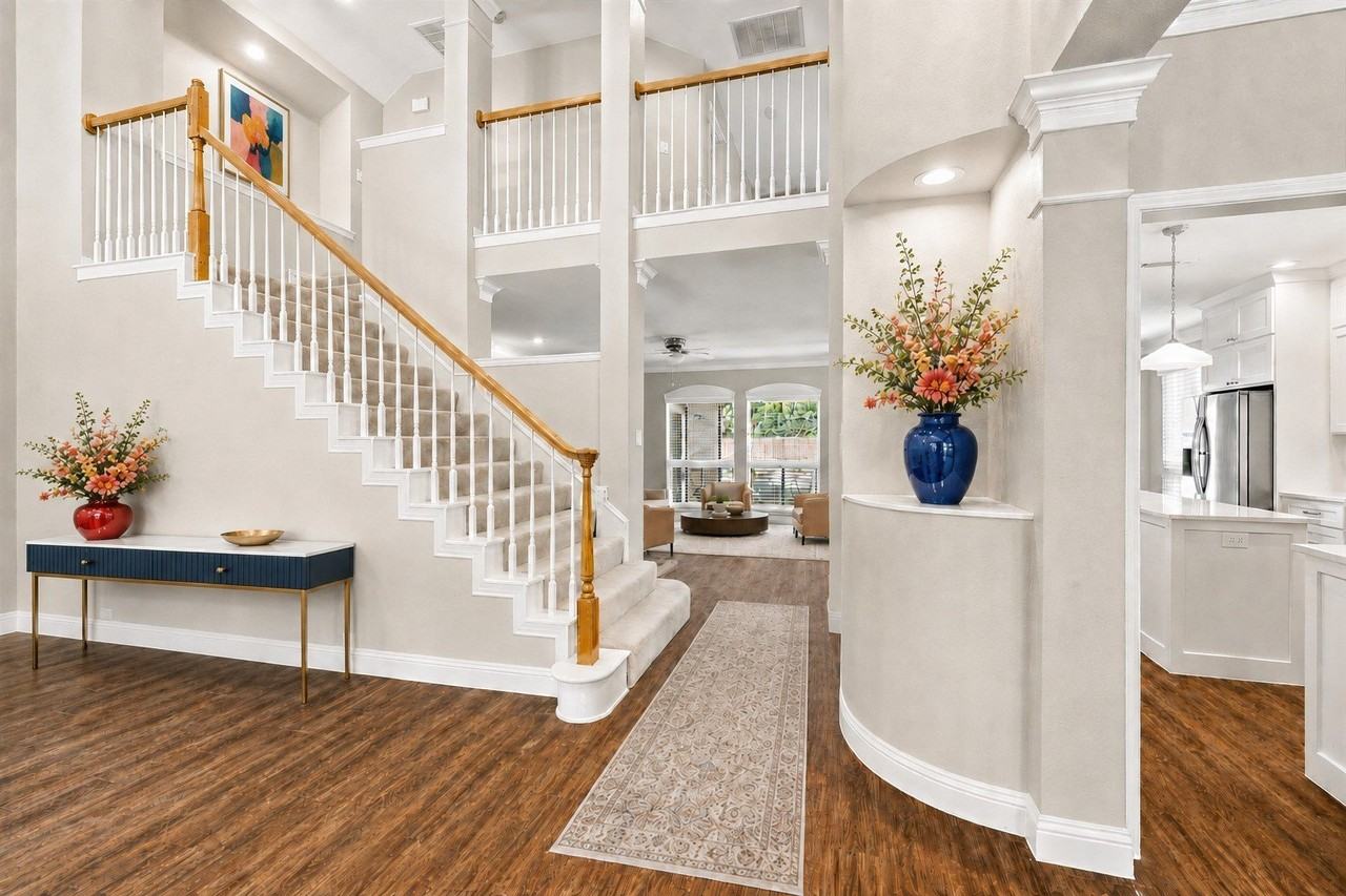 8809 Hedge Row Ct - Photo 7 of 39
