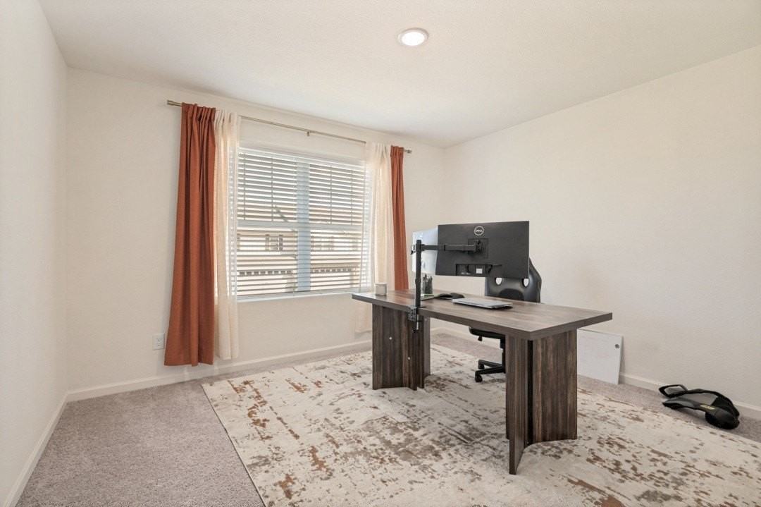 237 Berthe Ct - Photo 3 of 12