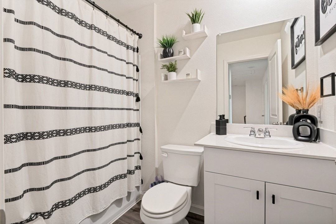 237 Berthe Ct - Photo 4 of 12