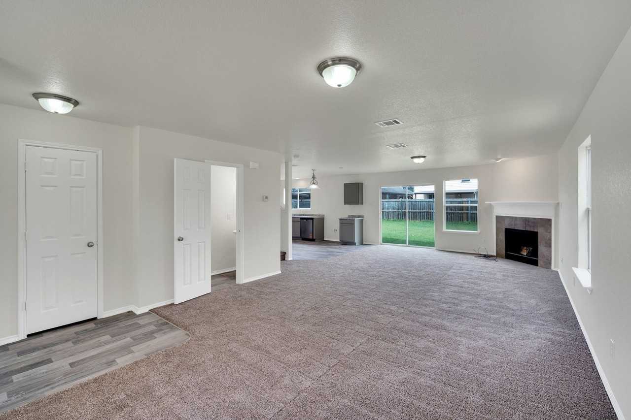 158 Washington Way - Photo 6 of 25
