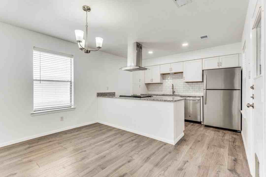 638 Ridgeline Dr - Photo 4 of 12