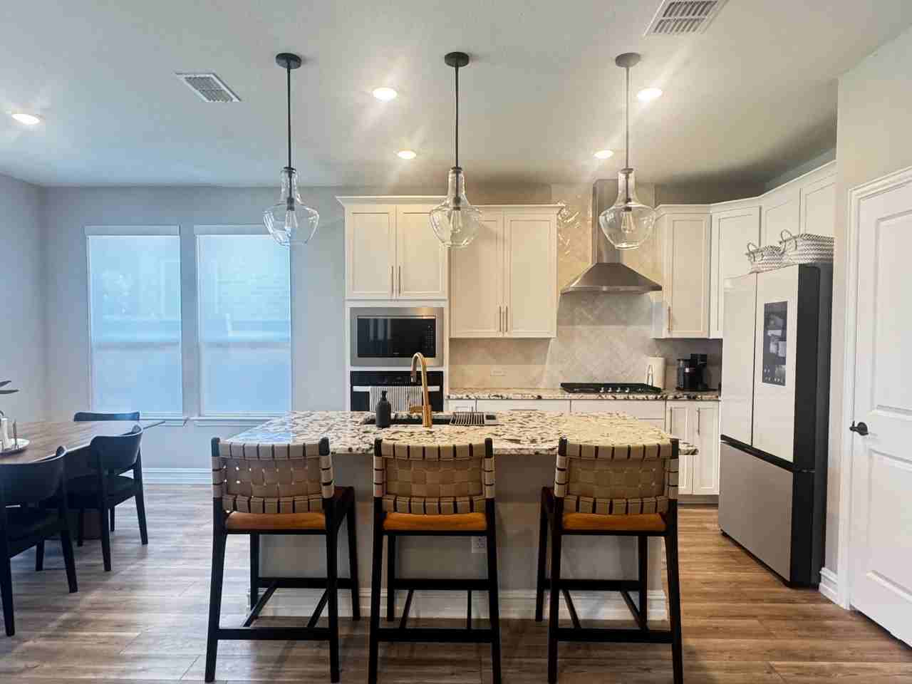 4839 Simcoe St - Photo 2 of 21