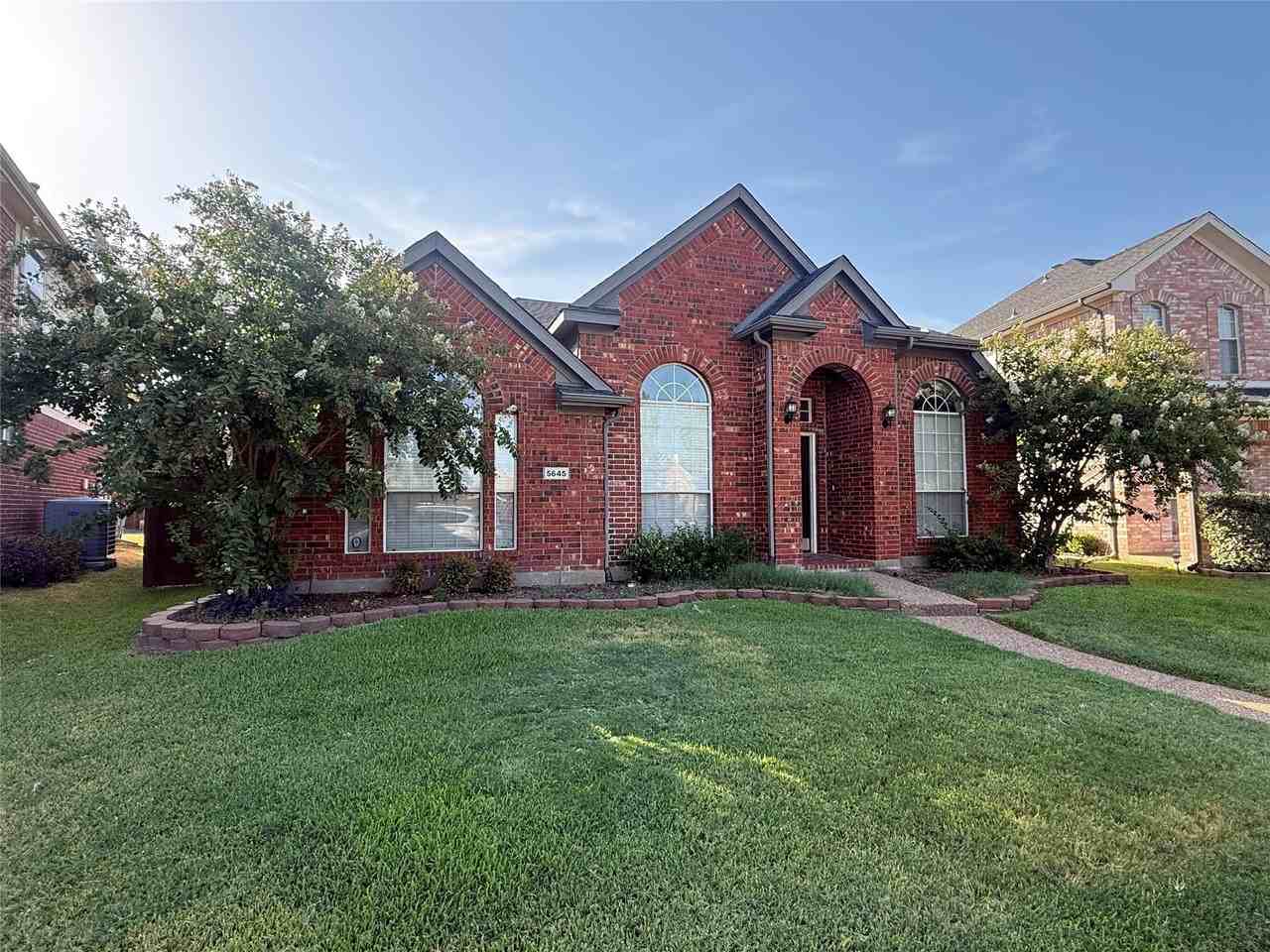5645 Overland Dr - Photo 2 of 19