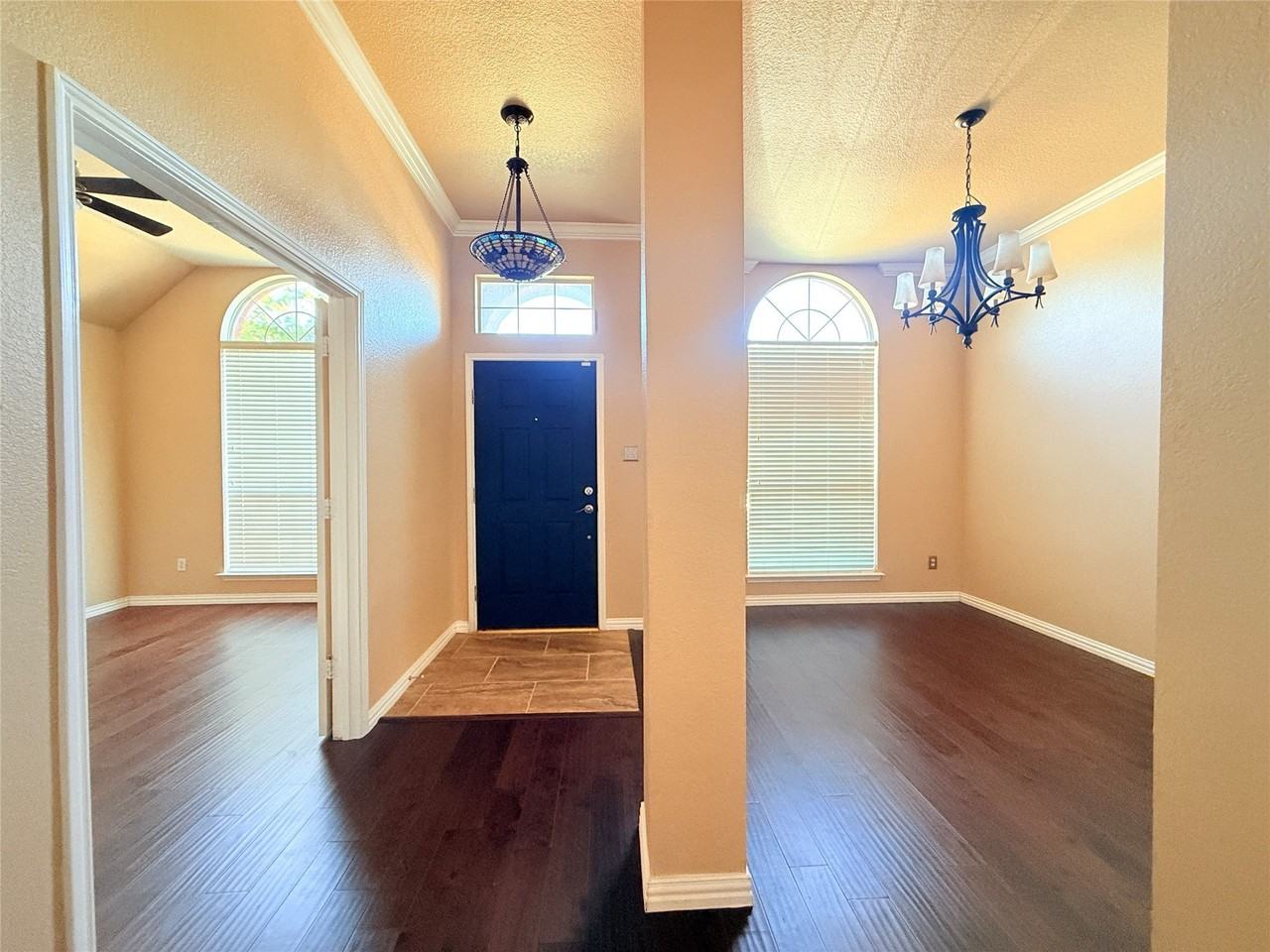 5645 Overland Dr - Photo 4 of 19