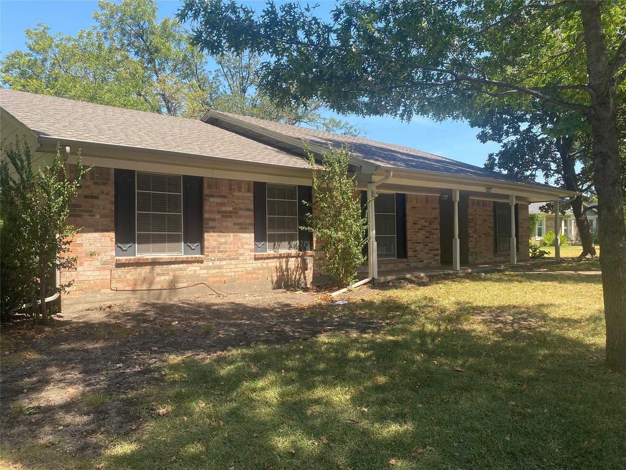 423 Shady Brook Pl - Photo 2 of 23