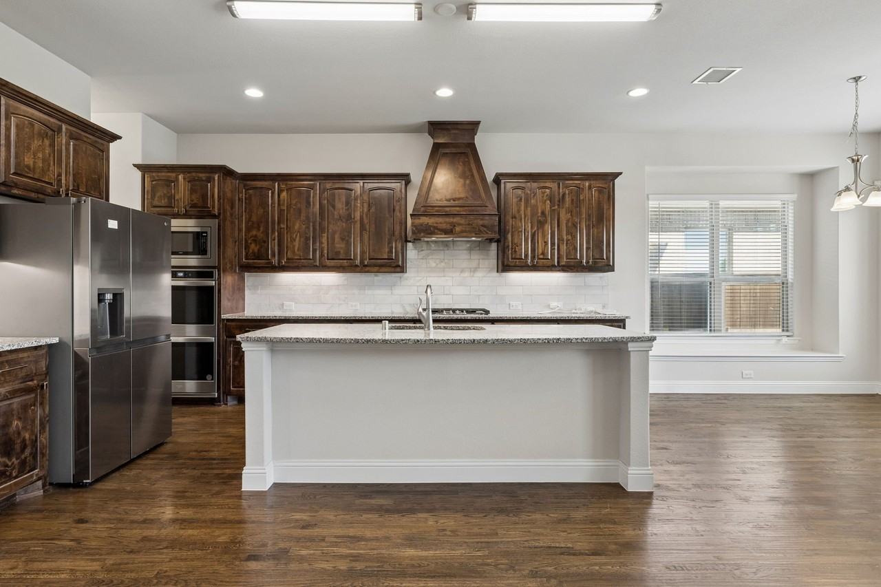 408 Worthing Way - Photo 6 of 40