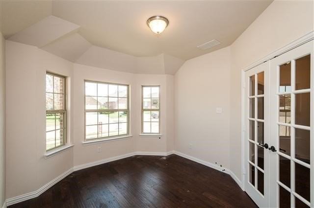 2708 Lake Ridge Dr - Photo 4 of 25