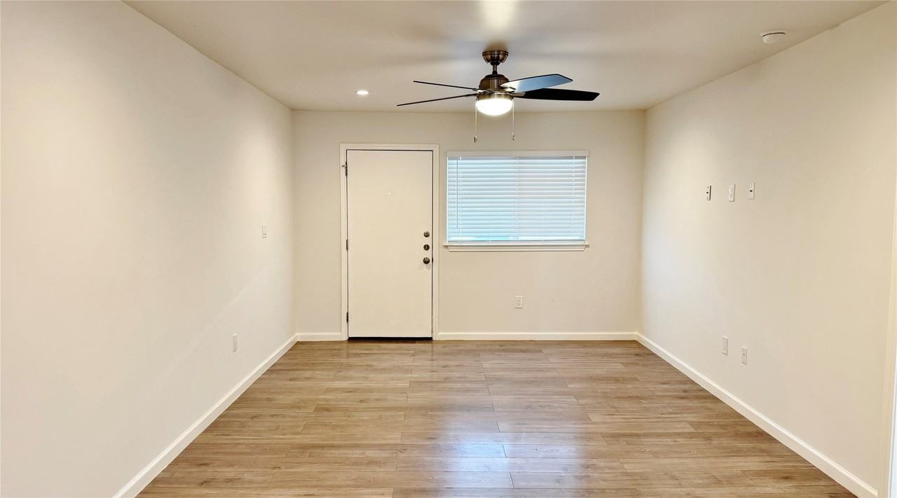 5014 San Jacinto St #204 - Photo 4 of 13