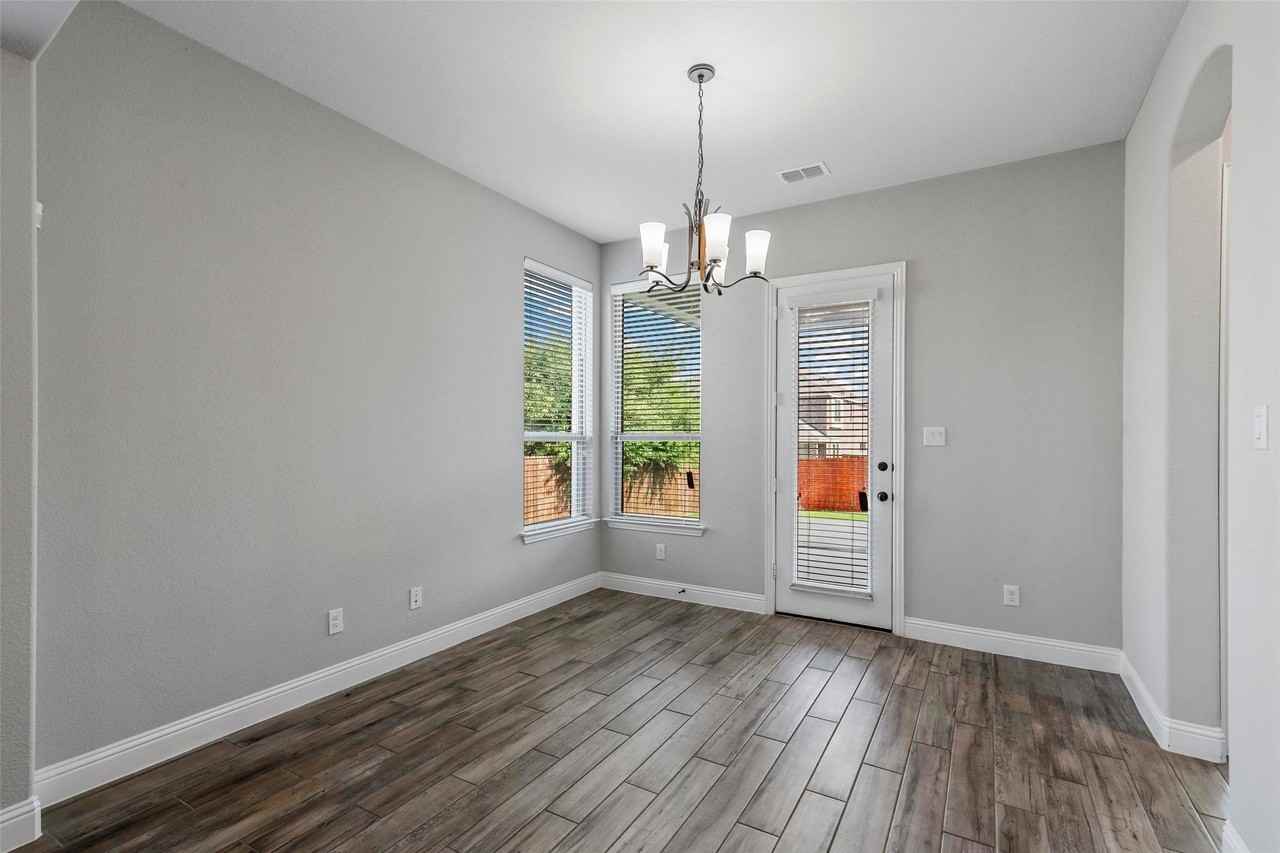 15105 Stargazer Dr - Photo 5 of 17