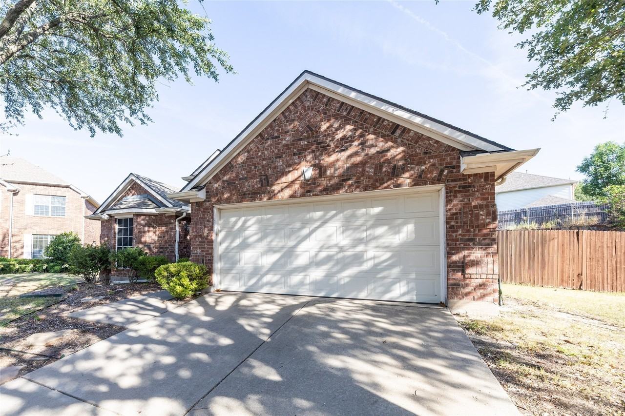 8100 Raven Ct - Photo 2 of 31