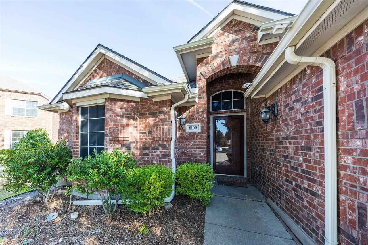 8100 Raven Ct - Photo 3 of 31