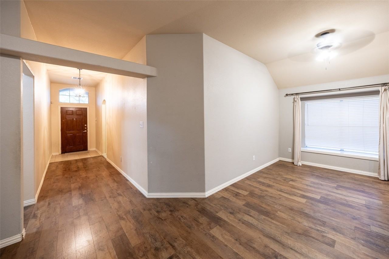 8100 Raven Ct - Photo 7 of 31