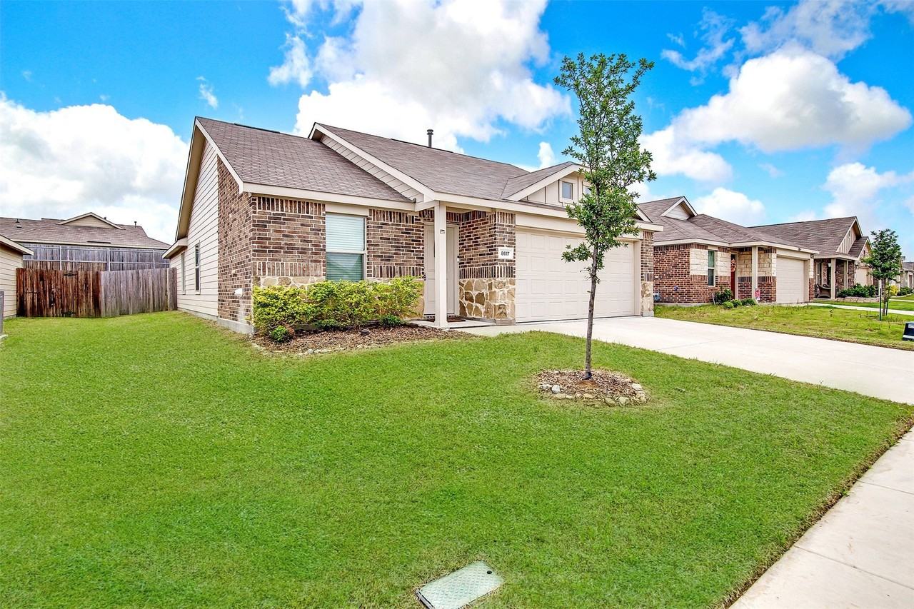 8617 Thicket Ridge St - Photo 2 of 27