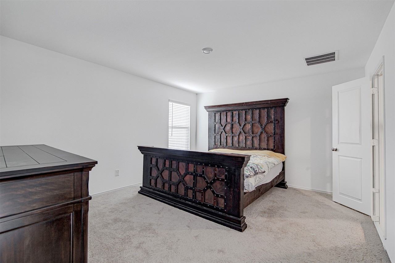 8617 Thicket Ridge St - Photo 3 of 27
