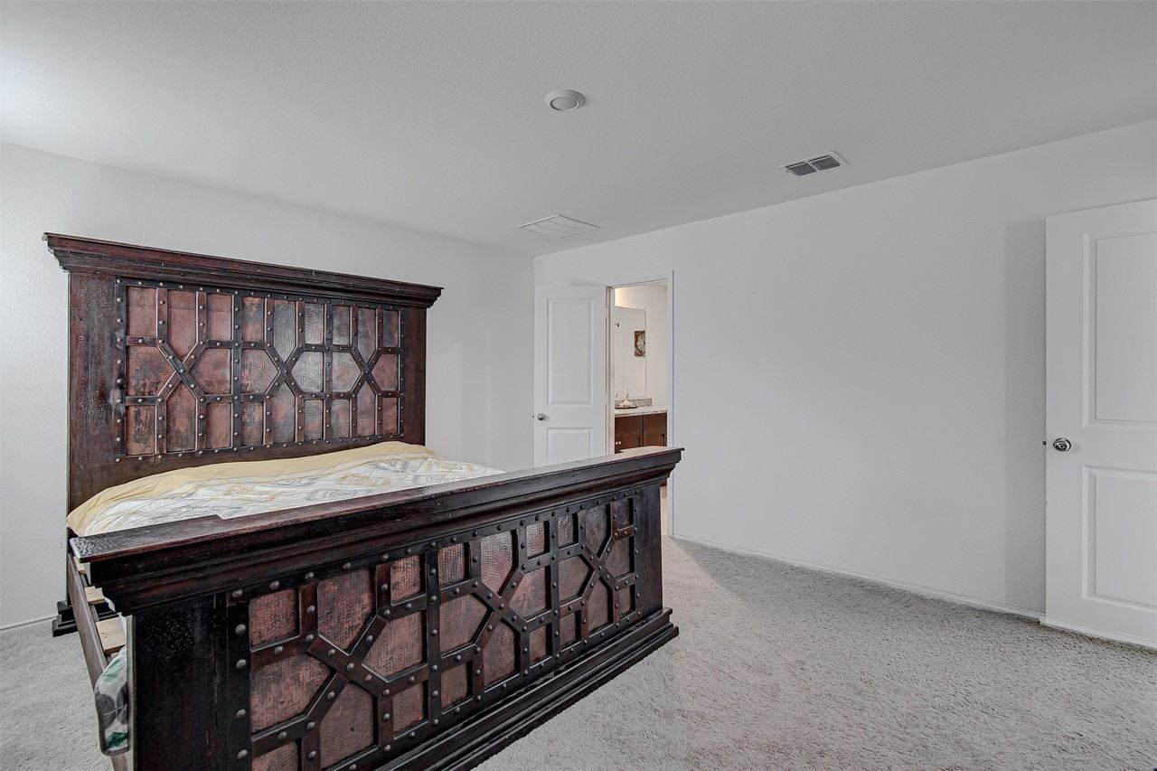8617 Thicket Ridge St - Photo 5 of 27