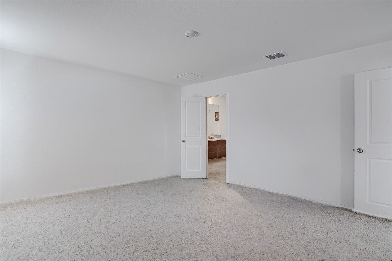 8617 Thicket Ridge St - Photo 6 of 27