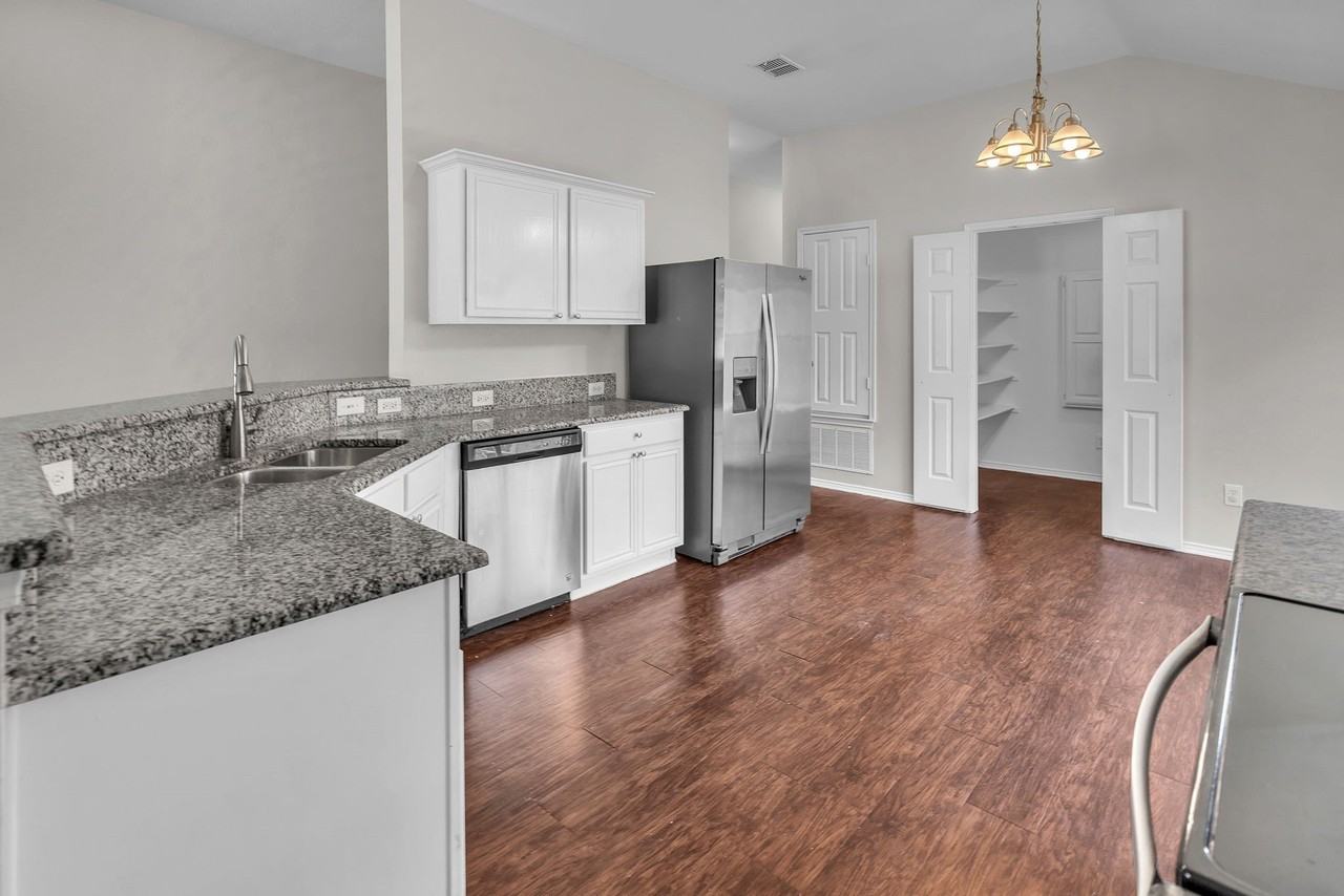11829 Gold Creek Dr E - Photo 6 of 24