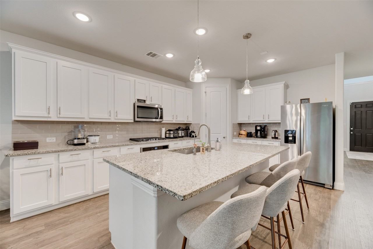 5805 Fuder Dr - Photo 5 of 18
