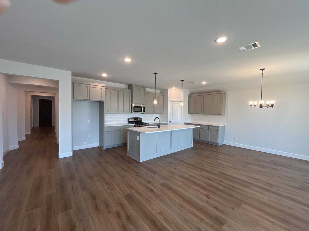 2828 Spring Side Dr - Photo 2 of 23