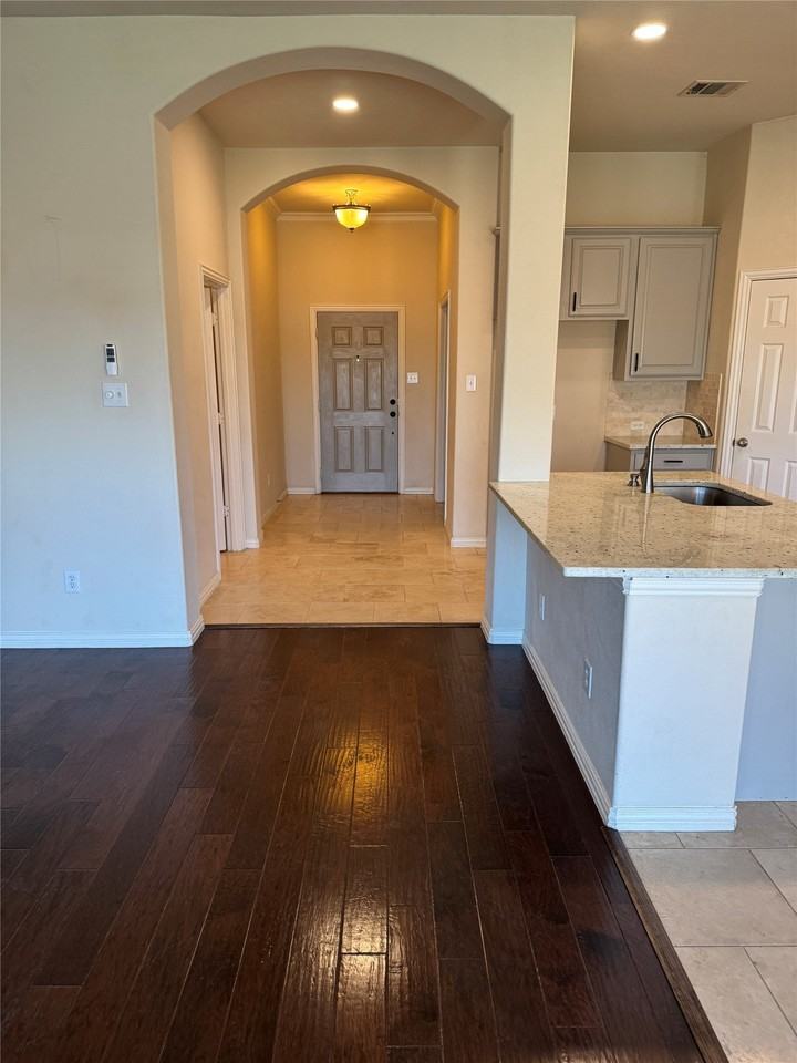 909 White Porch Ave - Photo 2 of 22
