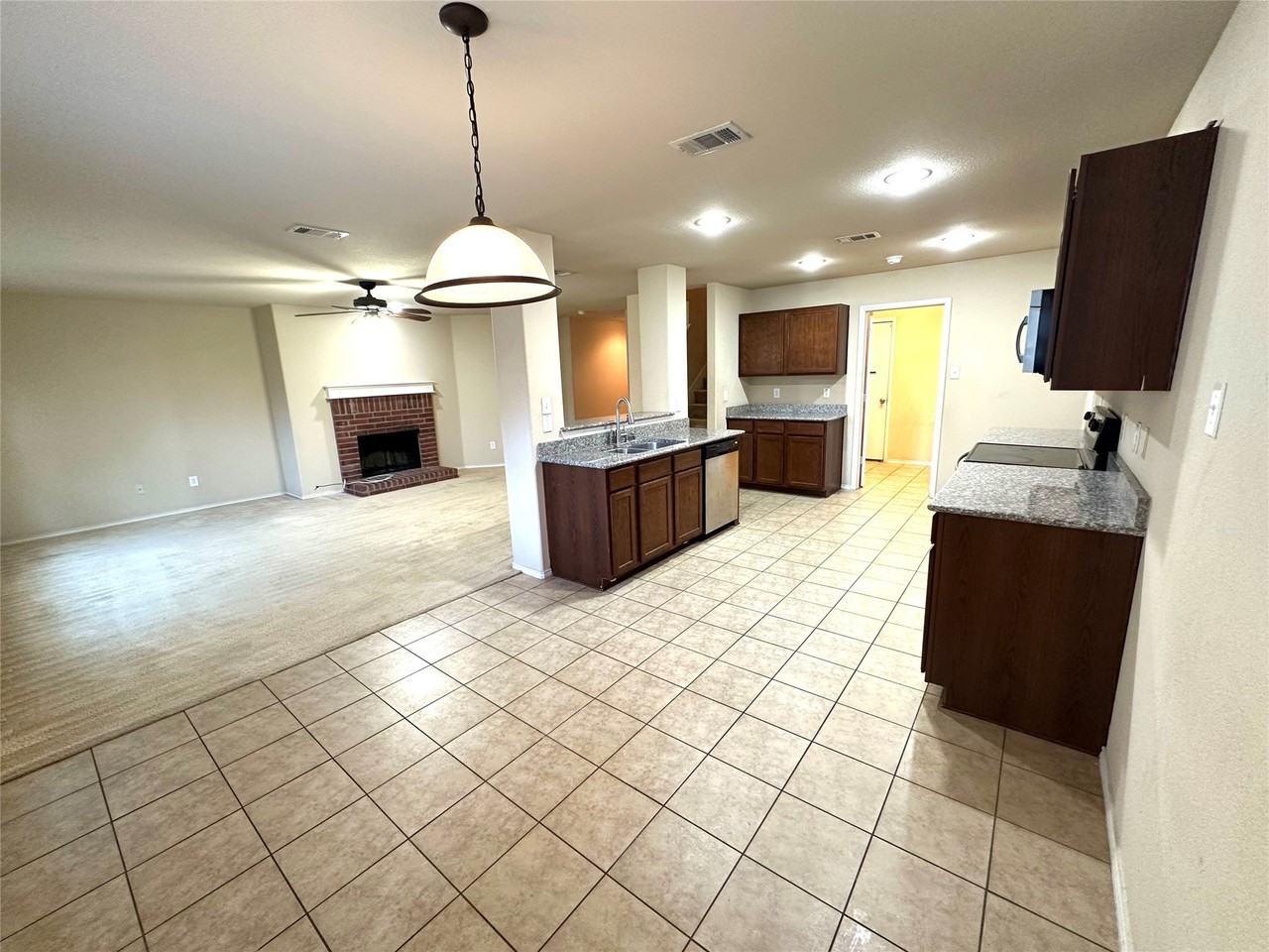 10687 Midway Dr - Photo 2 of 11