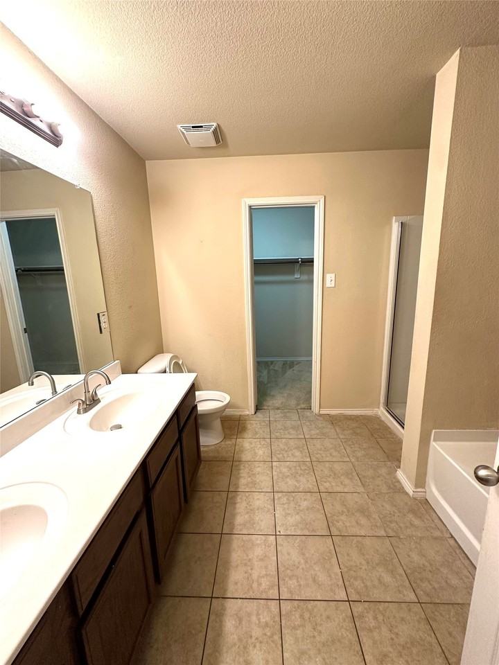 10687 Midway Dr - Photo 5 of 11