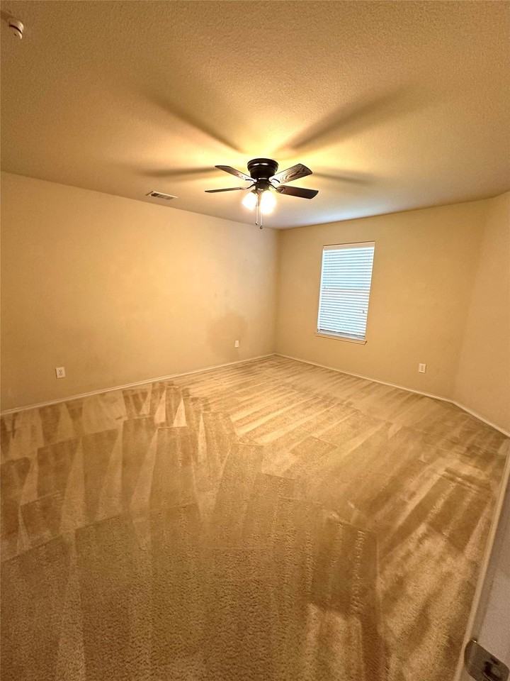 10687 Midway Dr - Photo 6 of 11