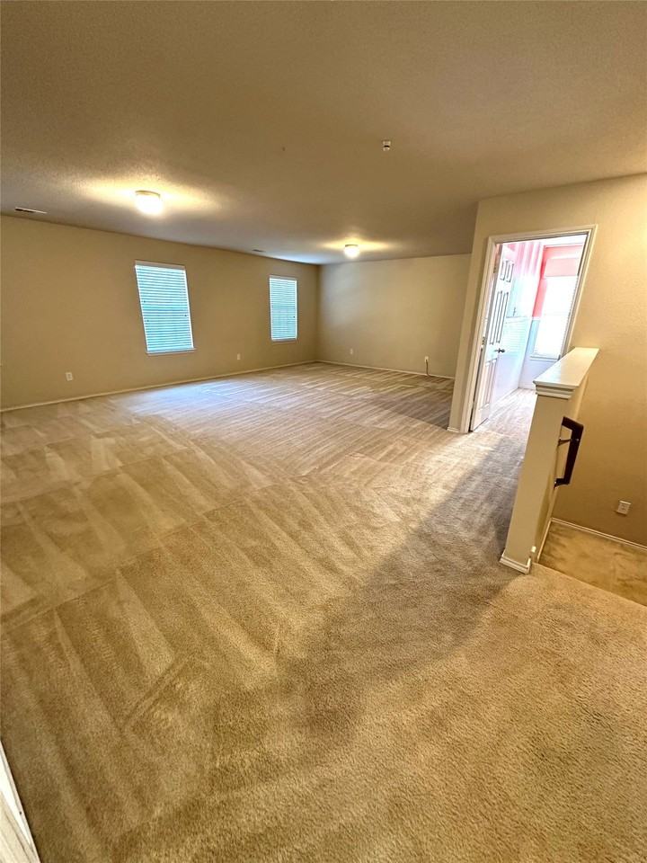 10687 Midway Dr - Photo 7 of 11