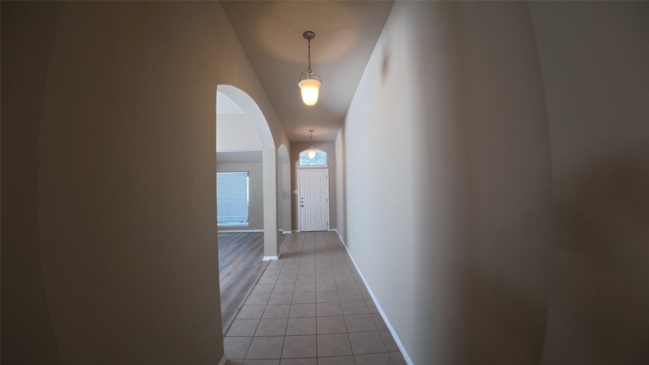 4041 Summerhill Ln - Photo 2 of 26