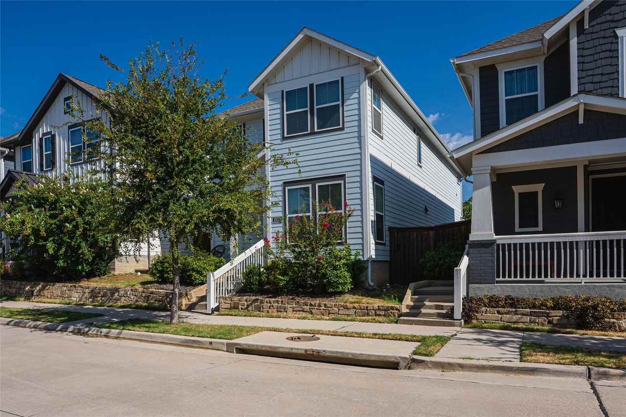 1577 Jackson St - Photo 2 of 33