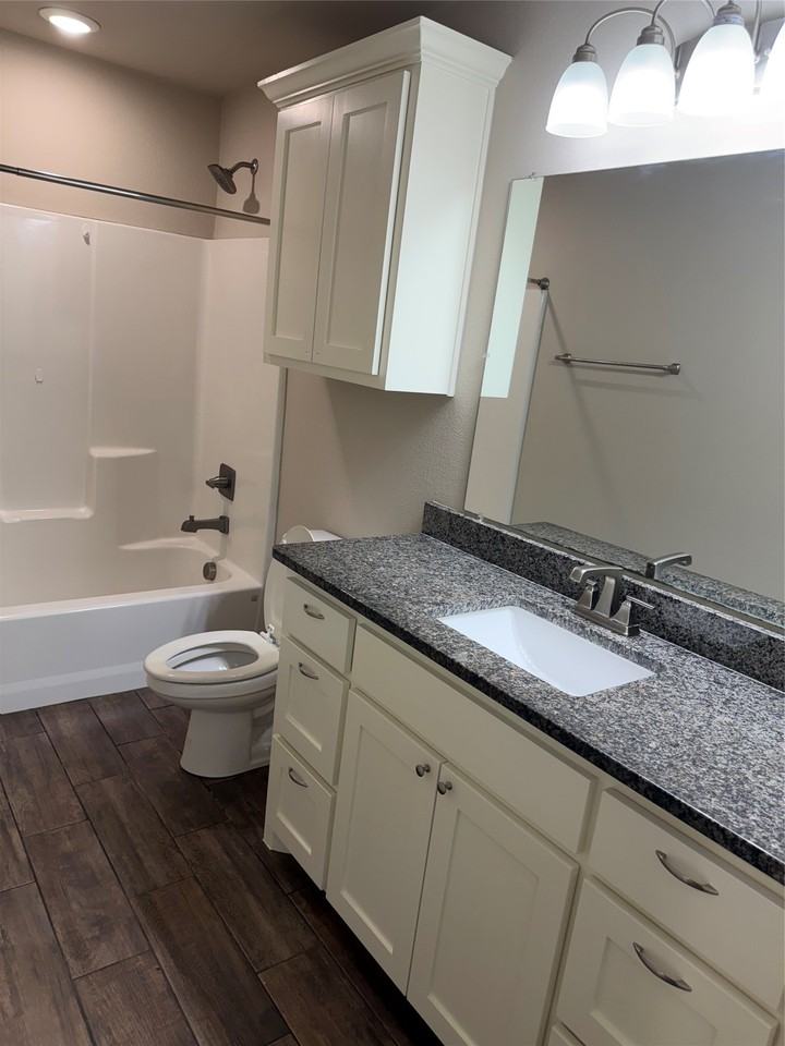 303 N Colbert Ave - Photo 5 of 14