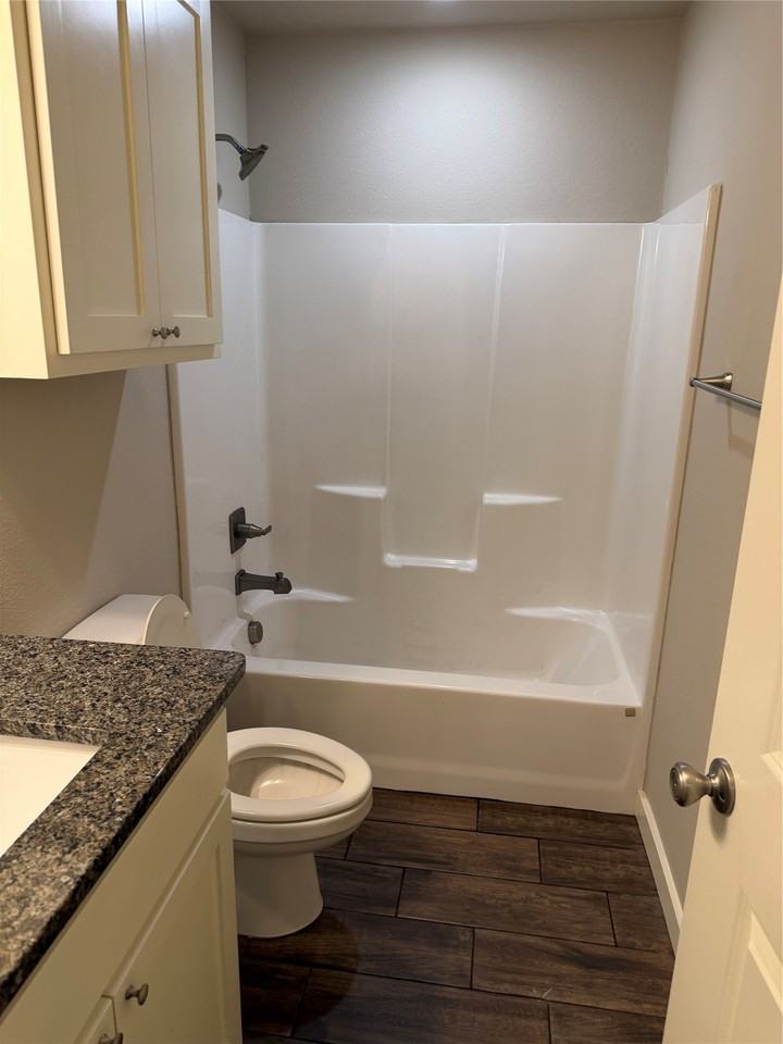303 N Colbert Ave - Photo 7 of 14