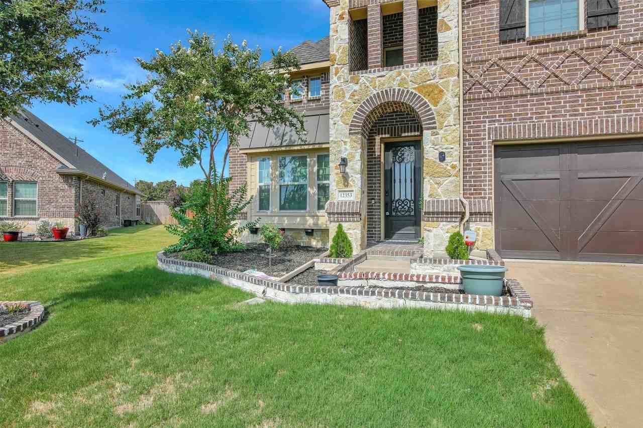 12353 Flowering Dr - Photo 3 of 40