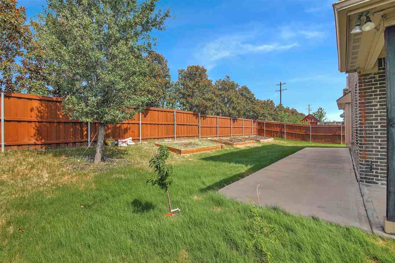 12353 Flowering Dr - Photo 6 of 40