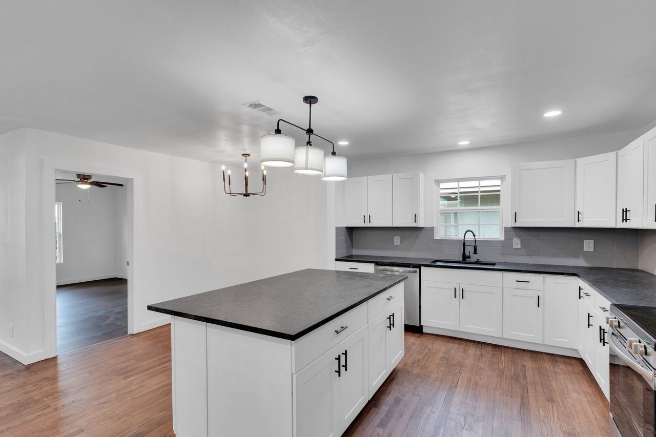 6124 Sundown Dr - Photo 2 of 23