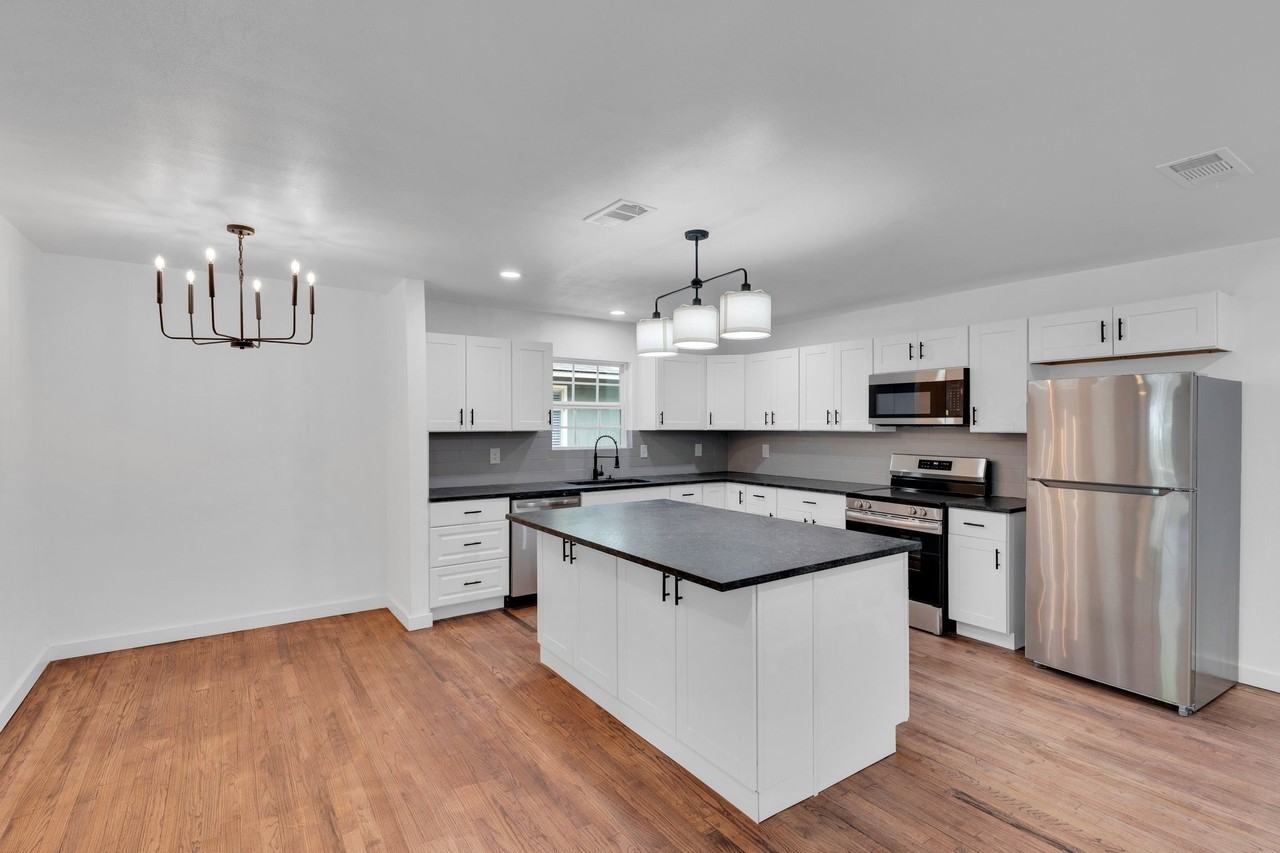 6124 Sundown Dr - Photo 3 of 23