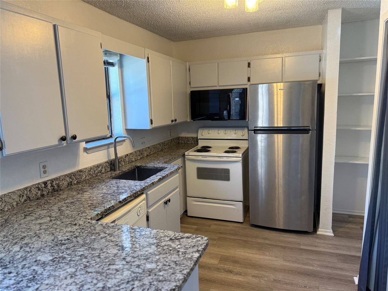 409 W 3rd St #411 - Photo 4 of 16