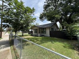 featured image of 3630 Penelope St