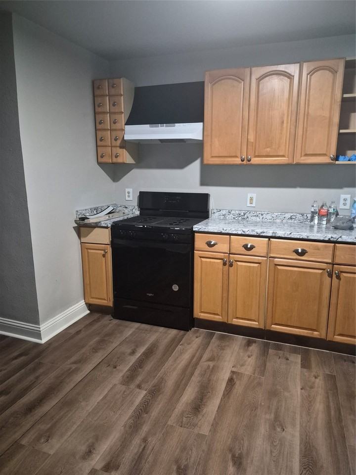 3630 Penelope St - Photo 6 of 10