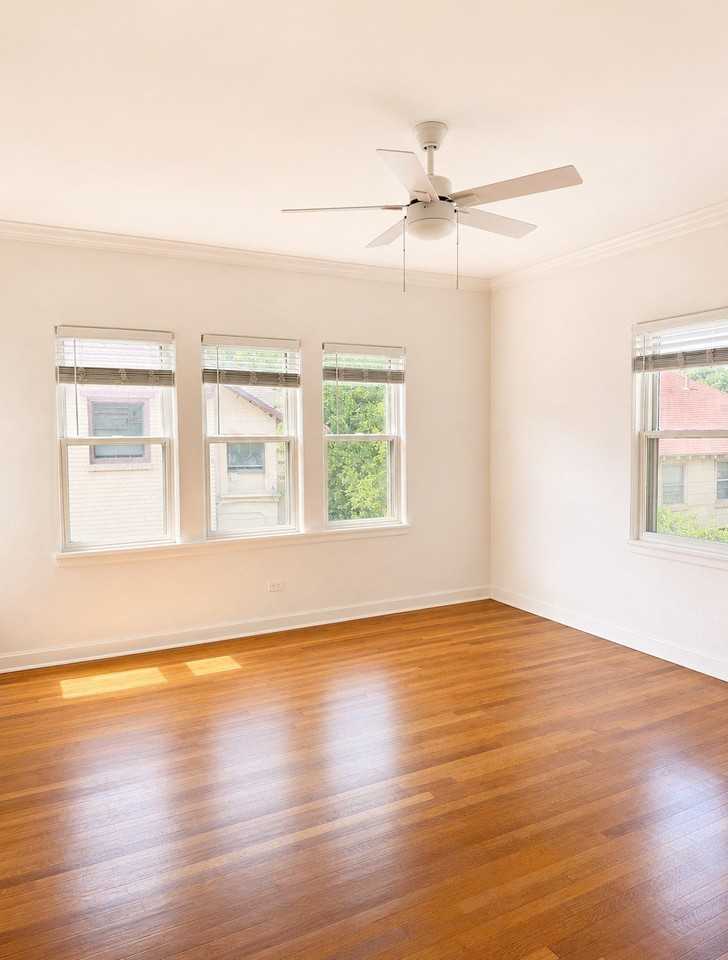 3252 S University Dr - Photo 5 of 9
