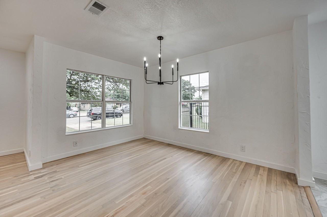 4728 Houghton Ave - Photo 4 of 18