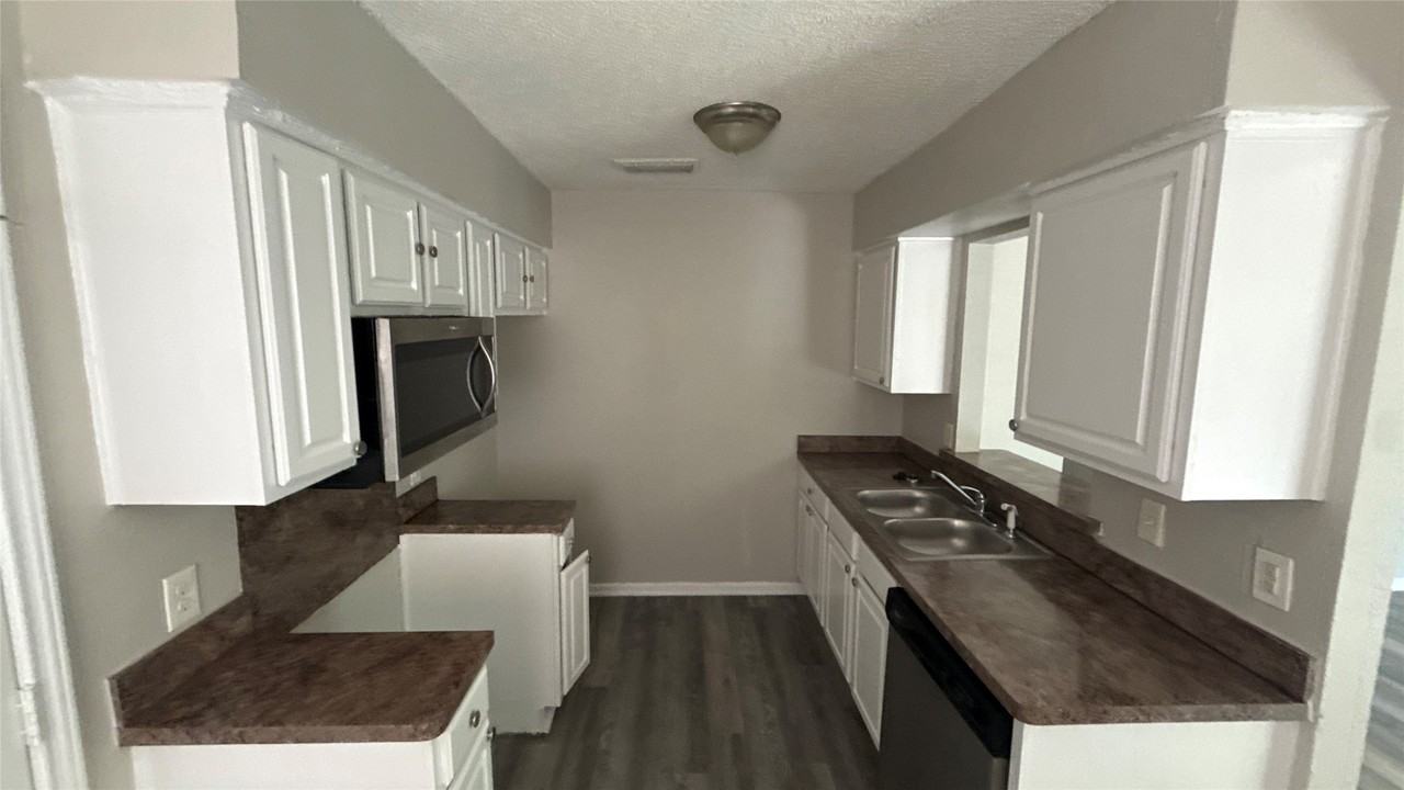 3244 Little River Dr - Photo 5 of 18