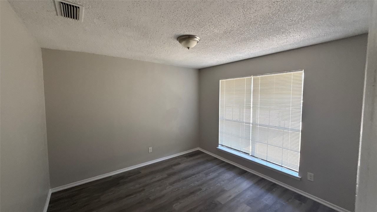 3244 Little River Dr - Photo 7 of 18