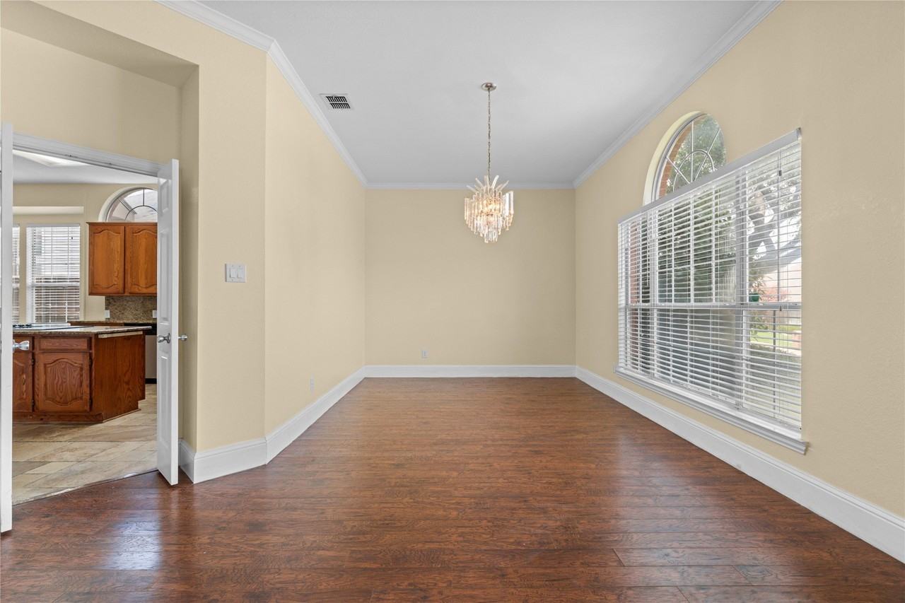 3607 Flagstone Dr - Photo 5 of 34