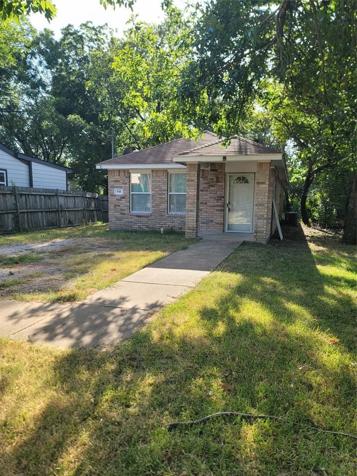 910 S Catherine St - Photo 2 of 34