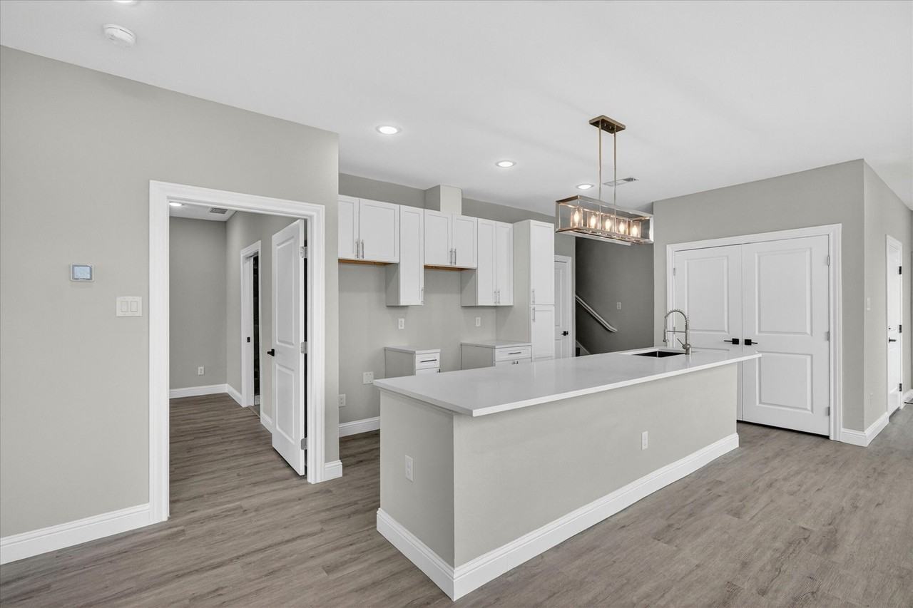 804 Premier Pkwy - Photo 5 of 34