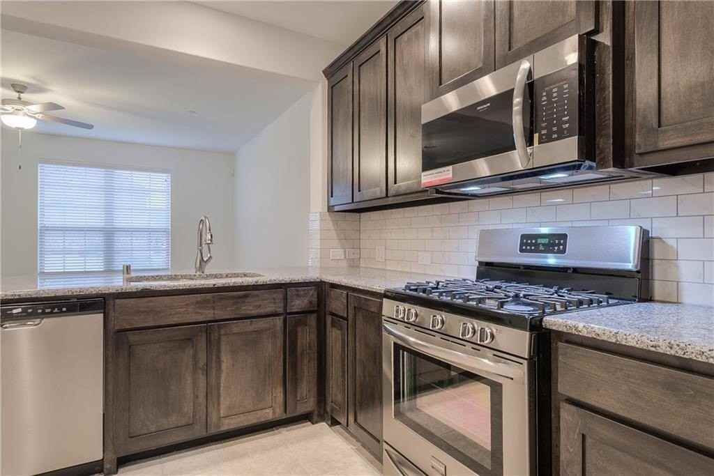 3708 Lantern Ln - Photo 3 of 25