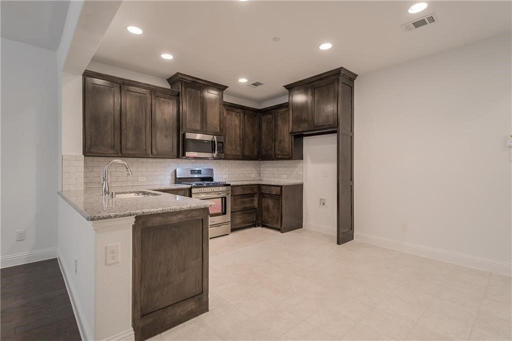 3708 Lantern Ln - Photo 5 of 25