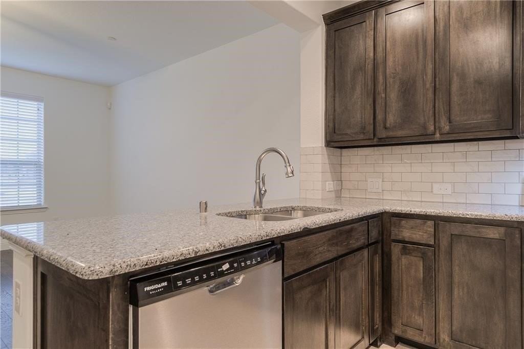 3708 Lantern Ln - Photo 6 of 25